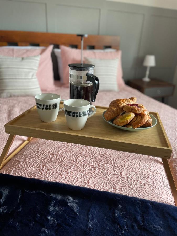 Lovely Flat Set In Parish Boundary Of Instowアパートメント エクステリア 写真